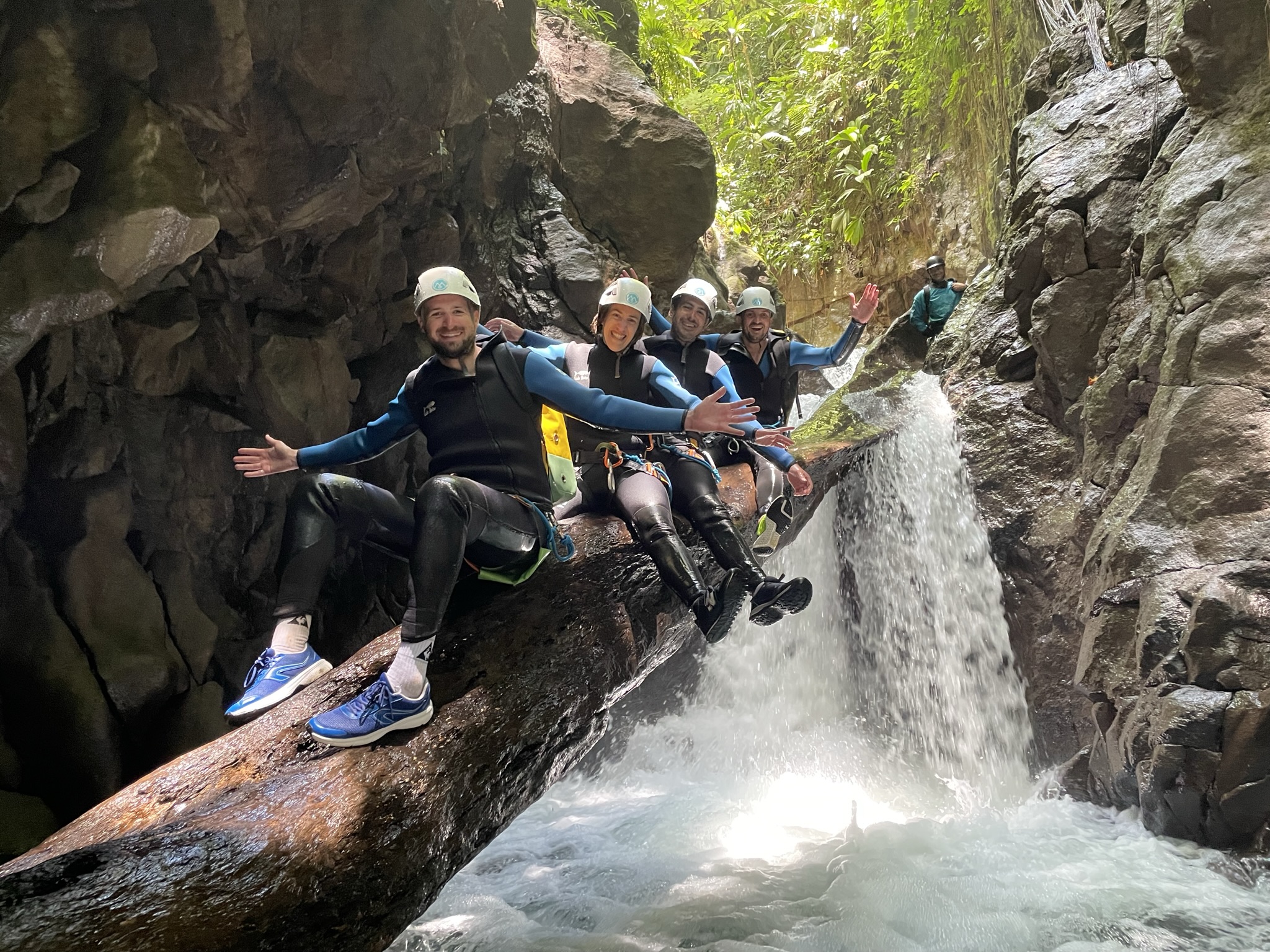Comment se déroule une sortie de canyoning en Guadeloupe ?