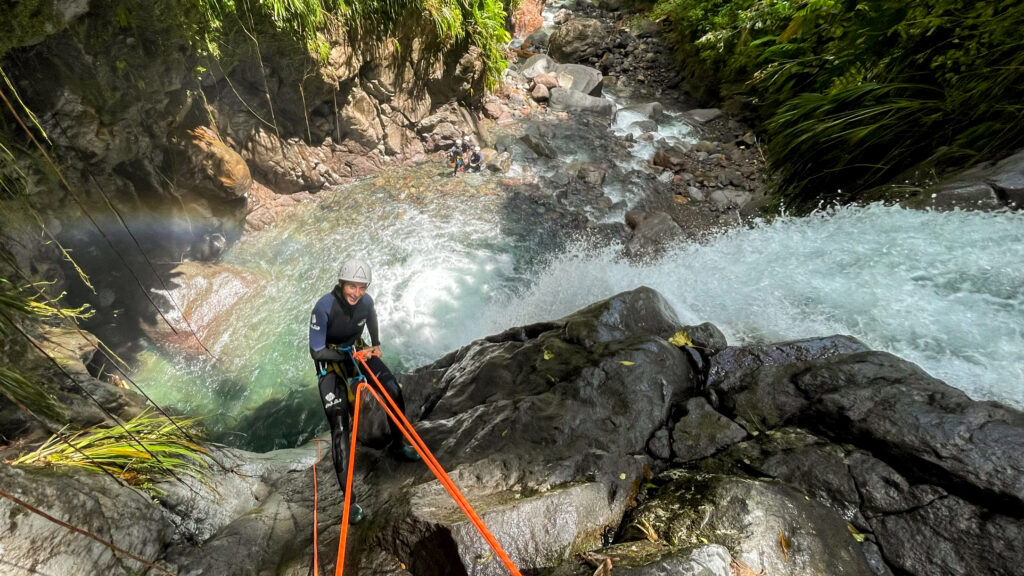 Voici quelques guides et agences de canyoning réputés en Guadeloupe